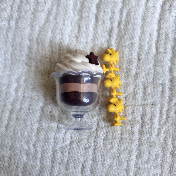 Peanuts Other - 3 / $30 💘 Peanuts Snoopy Woodstock gachapon toy